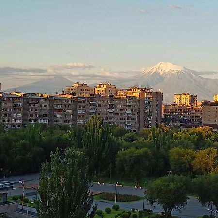Umba Apartment N5 - Balcony And Mount Ararat View Ереван Экстерьер фото