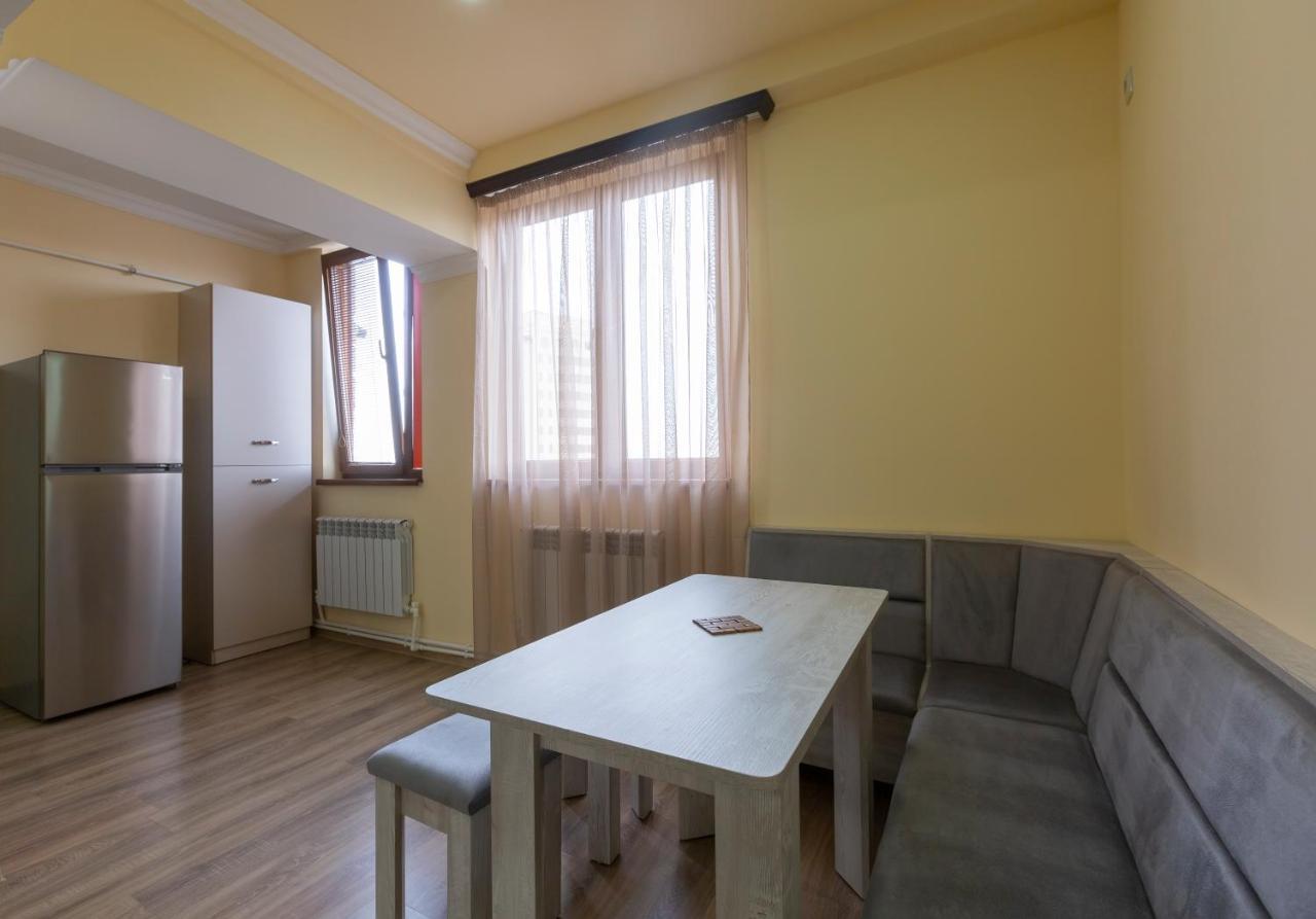 Umba Apartment N5 - Balcony And Mount Ararat View Ереван Экстерьер фото