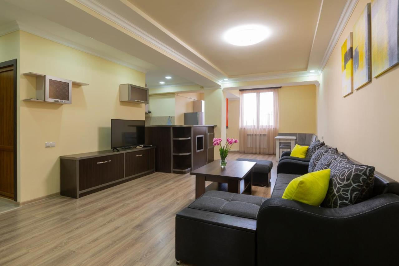 Umba Apartment N5 - Balcony And Mount Ararat View Ереван Экстерьер фото