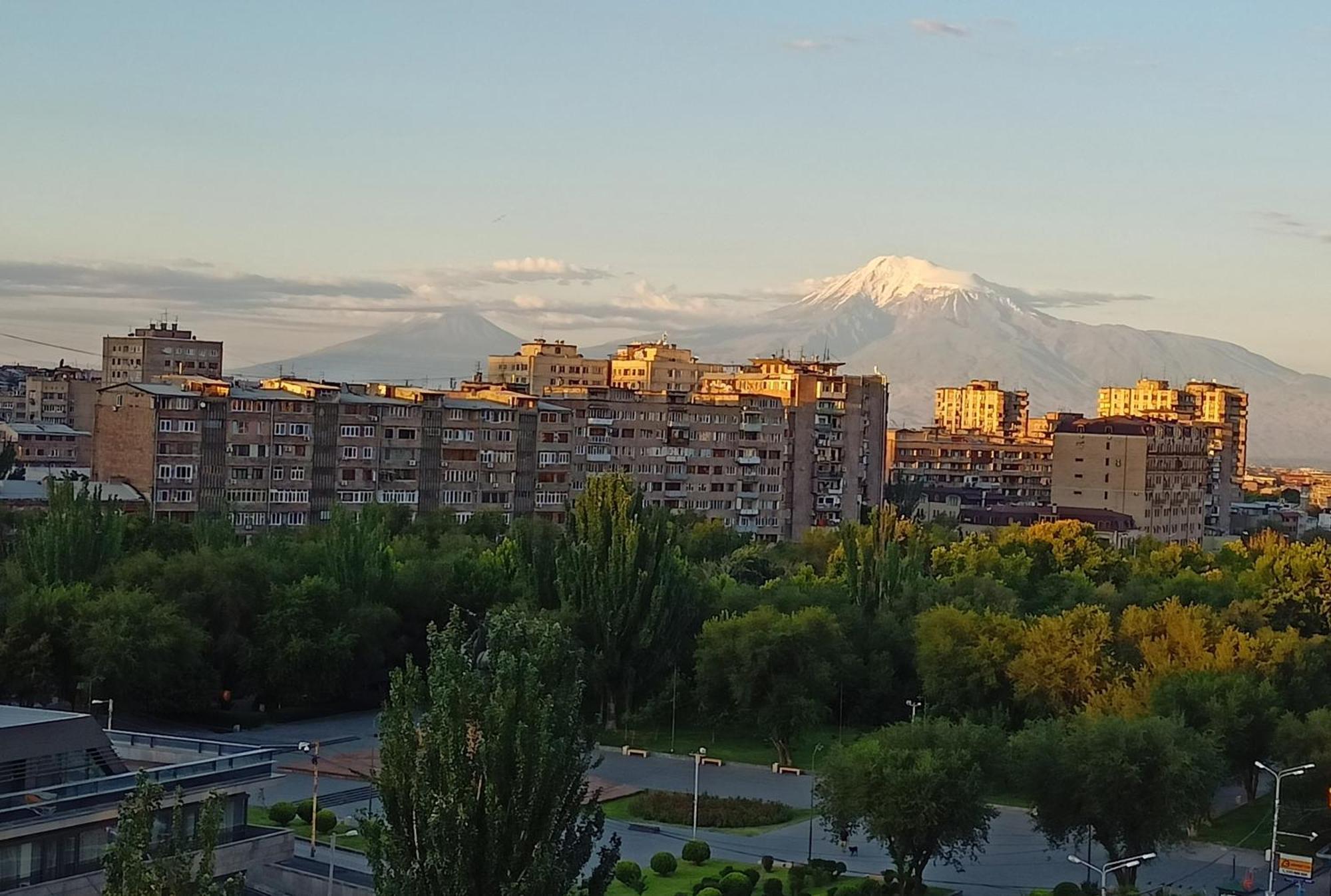 Umba Apartment N5 - Balcony And Mount Ararat View Ереван Экстерьер фото